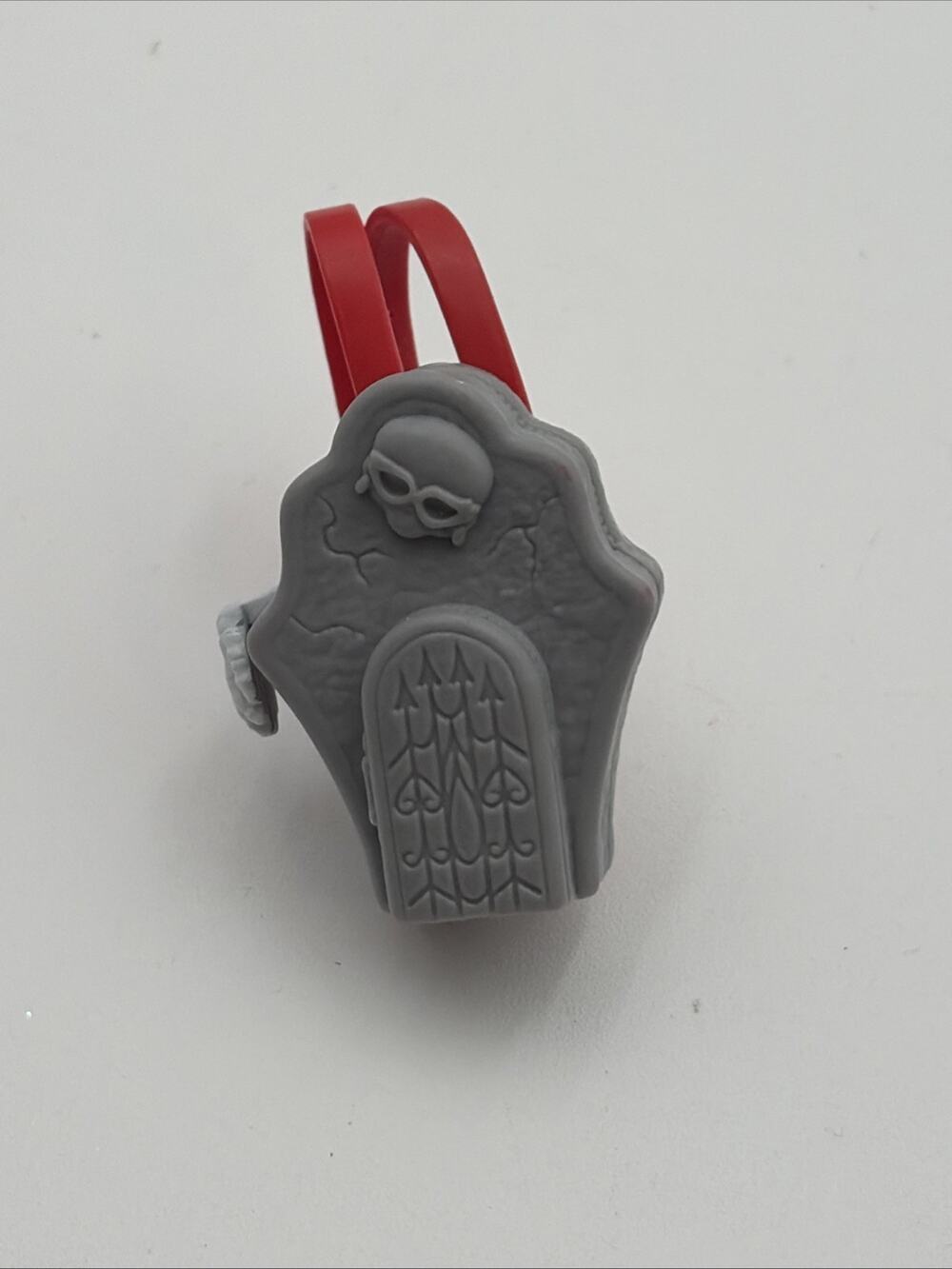 Monster High Ghoulia Yelps Scooter Tombstone Replacement Backpack Gray Red 2012